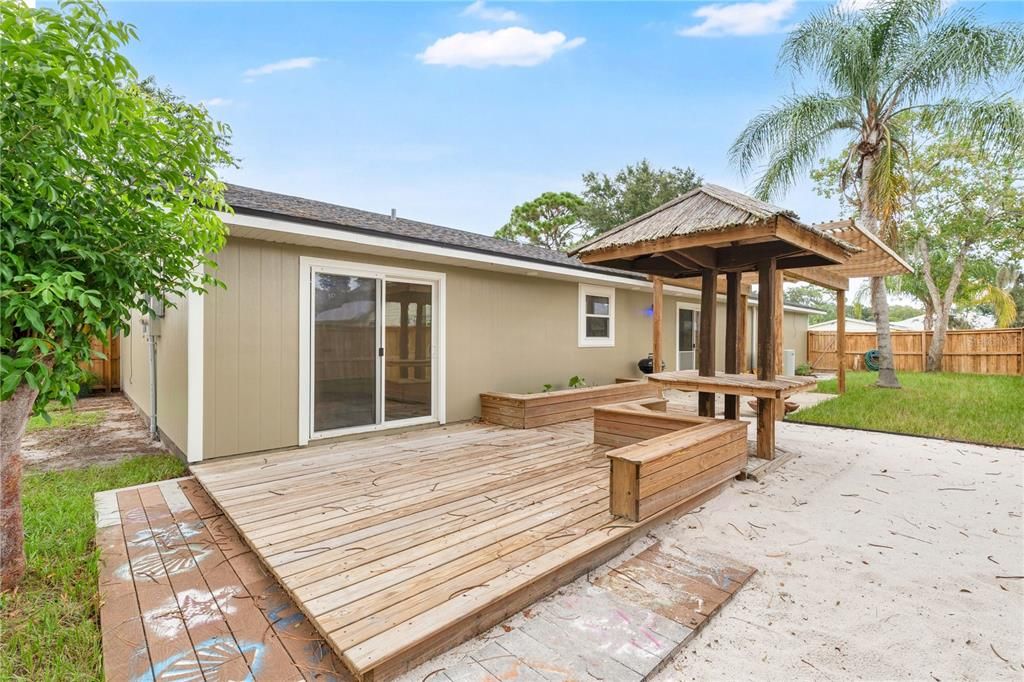 En Venta: $360,000 (3 camas, 2 baños, 1526 Pies cuadrados)