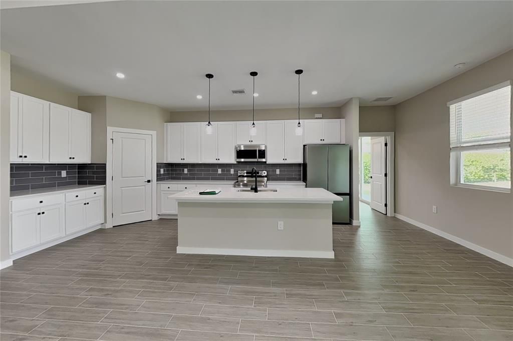 For Sale: $319,900 (3 beds, 2 baths, 1548 Square Feet)