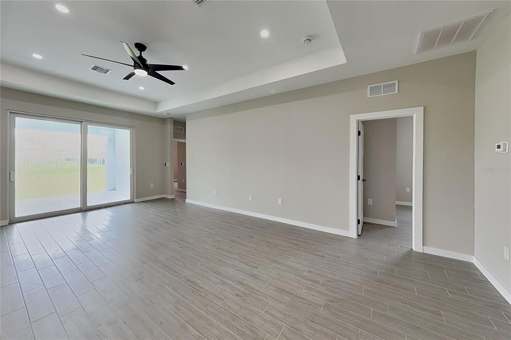 For Sale: $319,900 (3 beds, 2 baths, 1548 Square Feet)