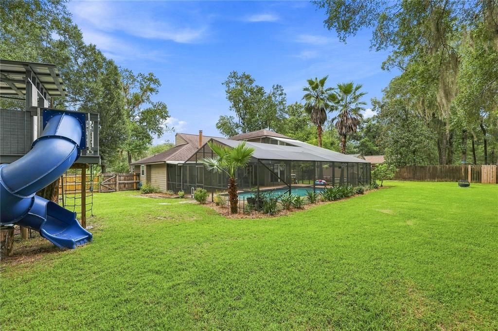 En Venta: $450,000 (4 camas, 2 baños, 1953 Pies cuadrados)