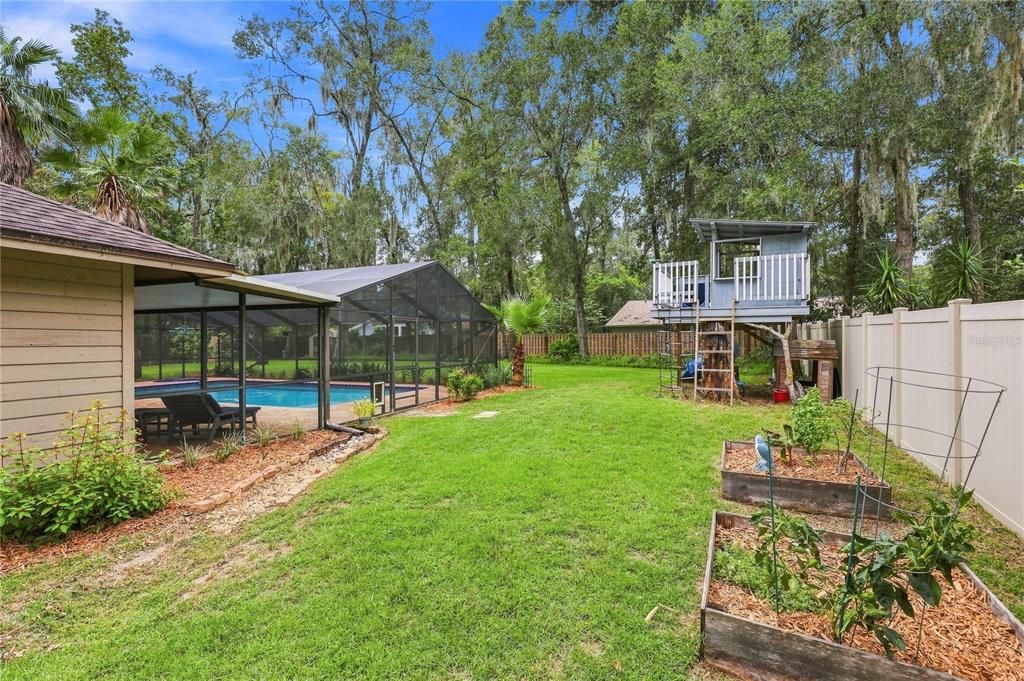 En Venta: $450,000 (4 camas, 2 baños, 1953 Pies cuadrados)