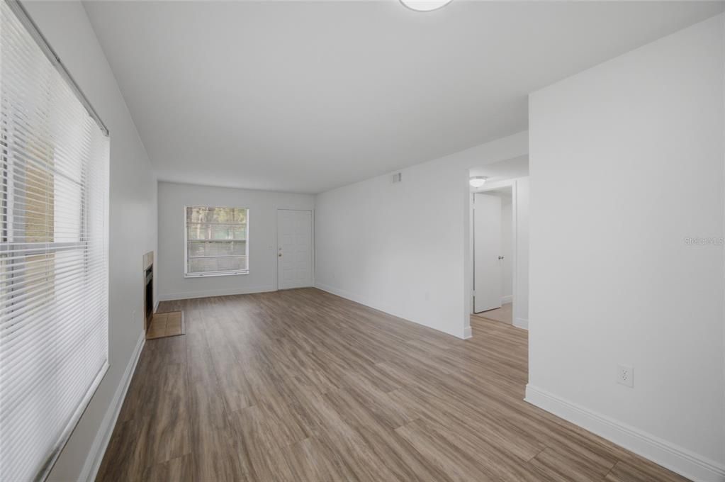 На продажу: $145,000 (2 спален, 2 ванн, 912 Квадратных фут)