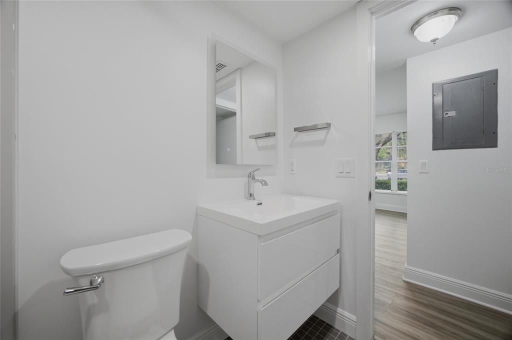 На продажу: $145,000 (2 спален, 2 ванн, 912 Квадратных фут)