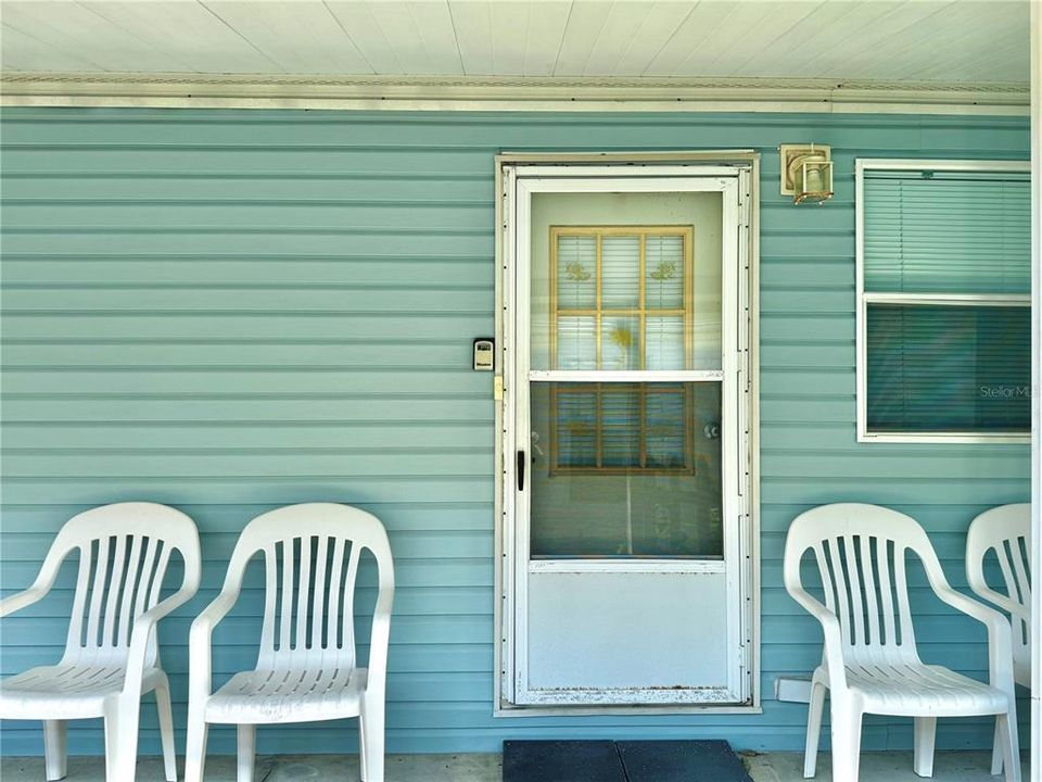 For Sale: $147,500 (2 beds, 2 baths, 828 Square Feet)