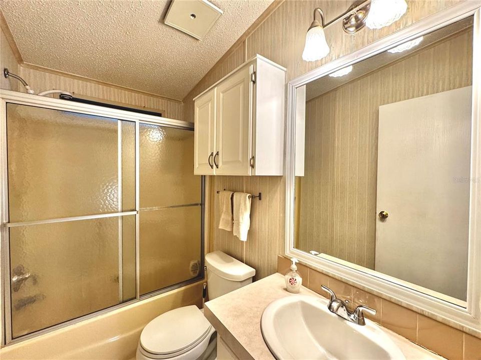 For Sale: $147,500 (2 beds, 2 baths, 828 Square Feet)