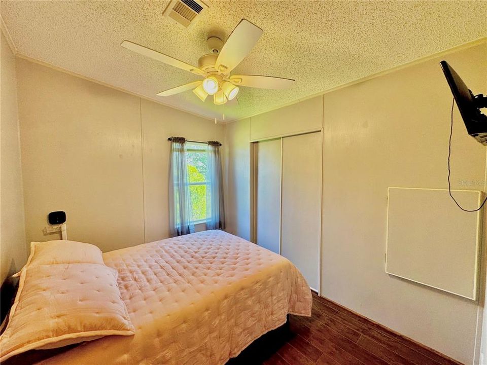 For Sale: $147,500 (2 beds, 2 baths, 828 Square Feet)