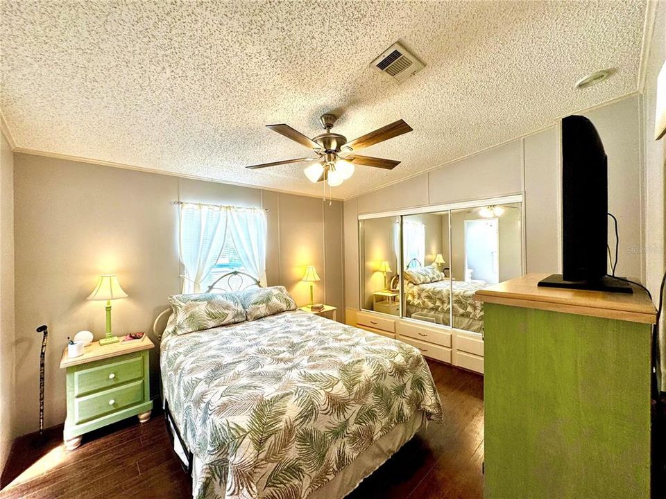 For Sale: $147,500 (2 beds, 2 baths, 828 Square Feet)