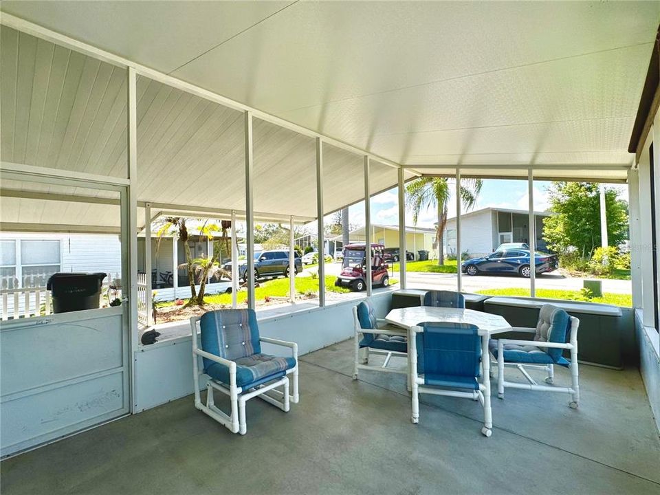 For Sale: $147,500 (2 beds, 2 baths, 828 Square Feet)