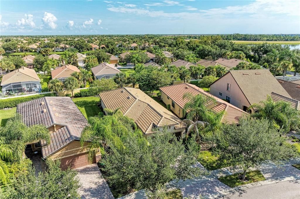 На продажу: $389,000 (2 спален, 2 ванн, 1437 Квадратных фут)