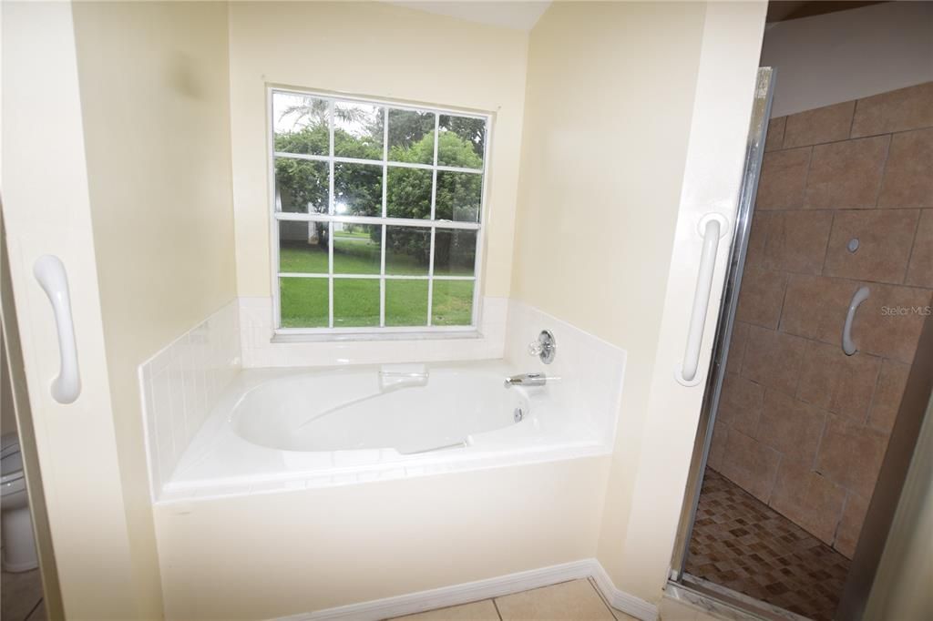 For Sale: $289,000 (3 beds, 2 baths, 1787 Square Feet)
