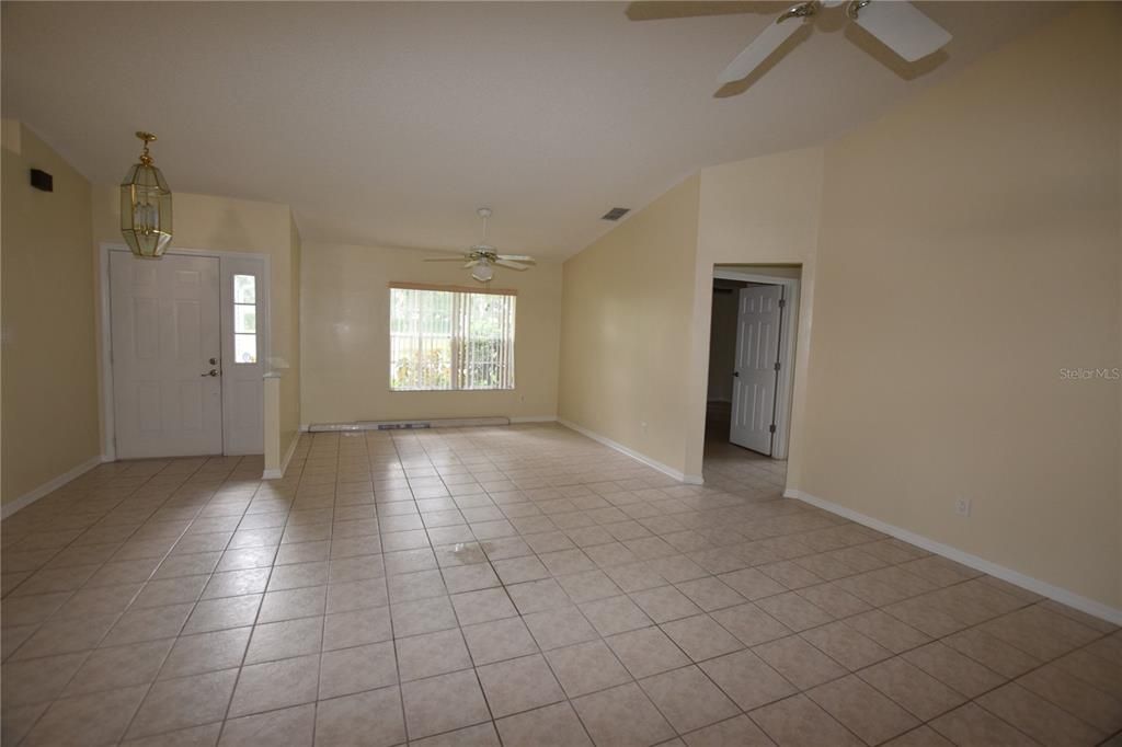For Sale: $289,000 (3 beds, 2 baths, 1787 Square Feet)