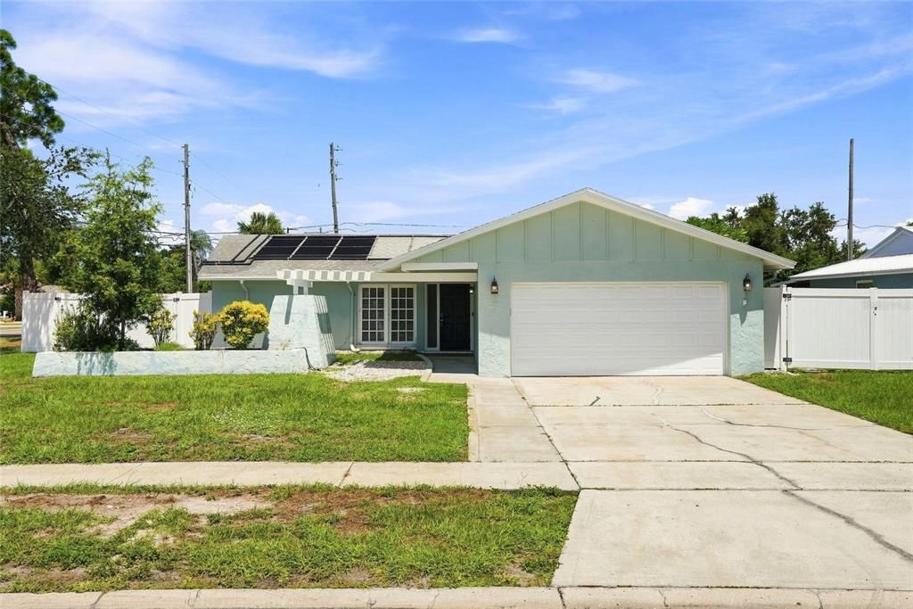 En Venta: $547,400 (4 camas, 2 baños, 1989 Pies cuadrados)