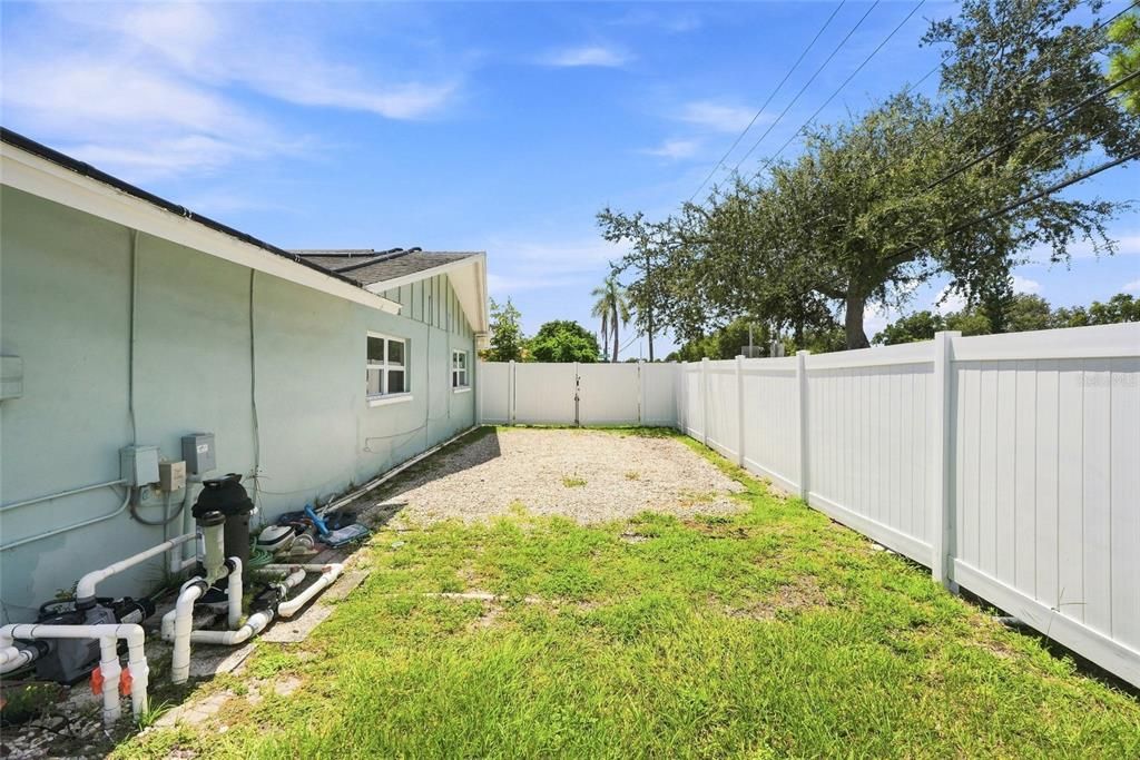 En Venta: $547,400 (4 camas, 2 baños, 1989 Pies cuadrados)