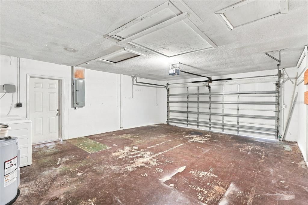 En Venta: $547,400 (4 camas, 2 baños, 1989 Pies cuadrados)