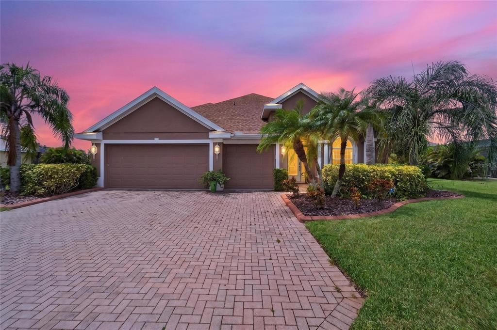 For Sale: $544,900 (4 beds, 3 baths, 2468 Square Feet)