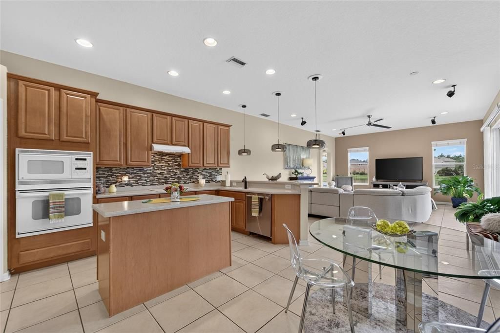 For Sale: $544,900 (4 beds, 3 baths, 2468 Square Feet)