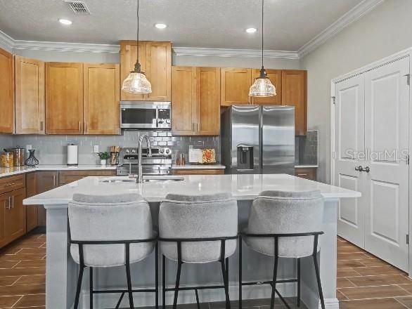 For Sale: $349,900 (4 beds, 3 baths, 2198 Square Feet)