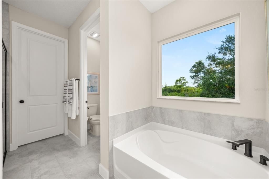 На продажу: $399,900 (3 спален, 2 ванн, 1803 Квадратных фут)