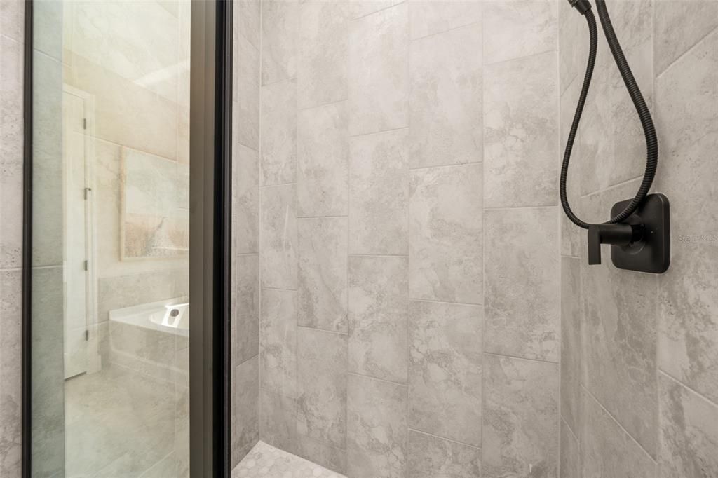 На продажу: $399,900 (3 спален, 2 ванн, 1803 Квадратных фут)