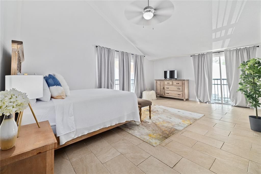 В аренду: $2,600 (2 спален, 2 ванн, 1679 Квадратных фут)