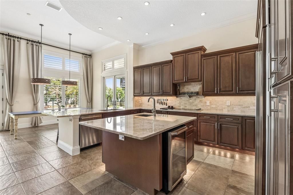 For Sale: $4,500,000 (6 beds, 7 baths, 5776 Square Feet)
