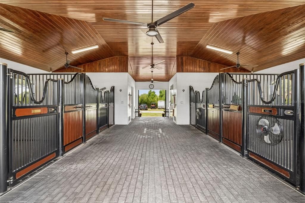 For Sale: $4,500,000 (6 beds, 7 baths, 5776 Square Feet)