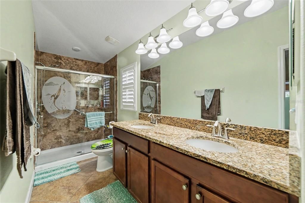 For Sale: $399,500 (3 beds, 2 baths, 1784 Square Feet)
