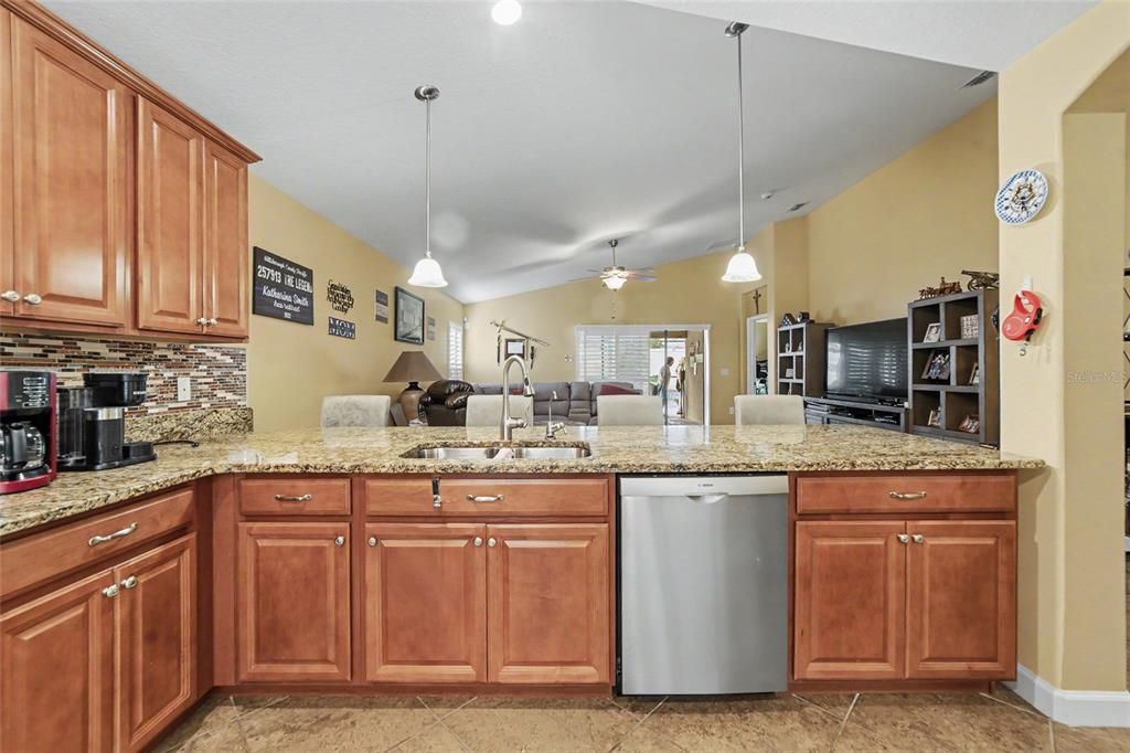 For Sale: $399,500 (3 beds, 2 baths, 1784 Square Feet)