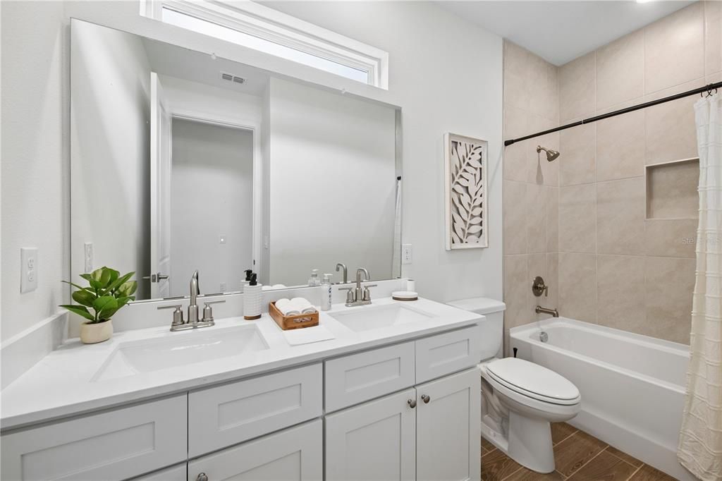 En Venta: $349,000 (3 camas, 2 baños, 1681 Pies cuadrados)