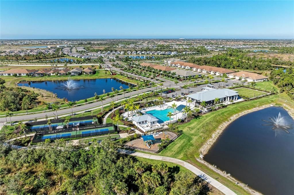 На продажу: $339,000 (2 спален, 2 ванн, 1501 Квадратных фут)