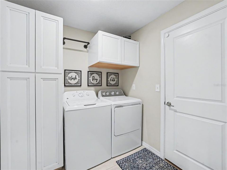 For Sale: $335,000 (4 beds, 2 baths, 1935 Square Feet)