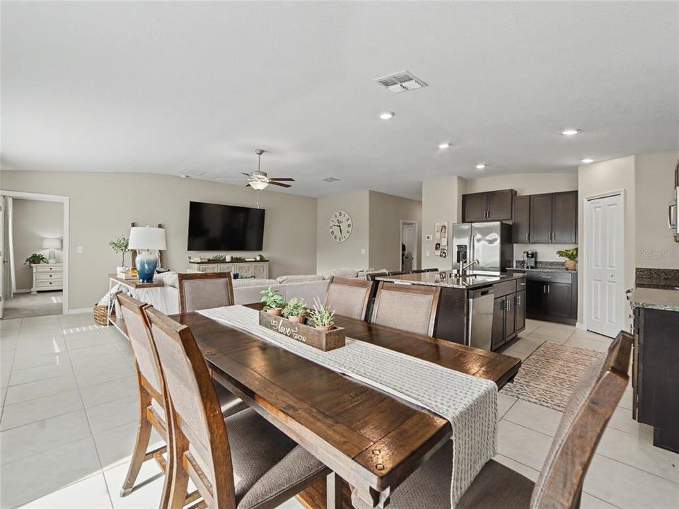 For Sale: $335,000 (4 beds, 2 baths, 1935 Square Feet)