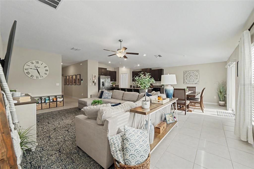 For Sale: $335,000 (4 beds, 2 baths, 1935 Square Feet)