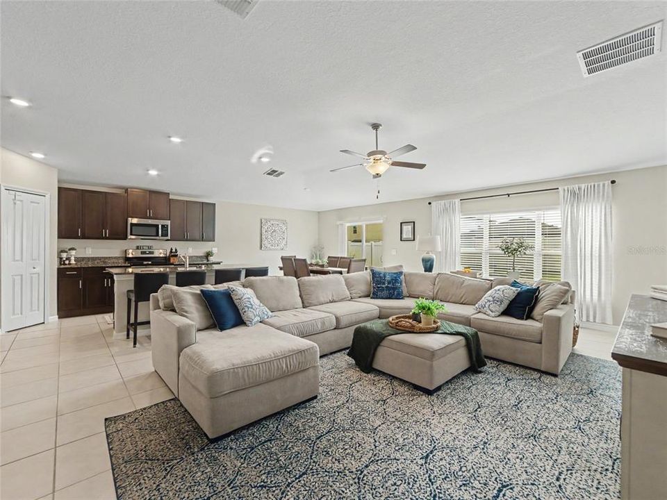 For Sale: $335,000 (4 beds, 2 baths, 1935 Square Feet)