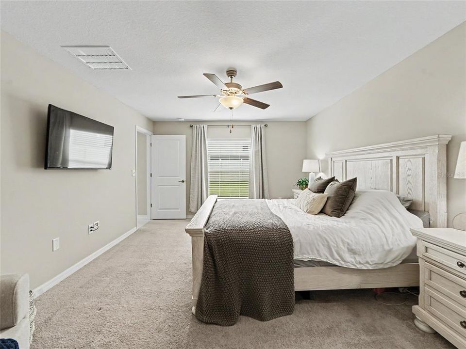 For Sale: $335,000 (4 beds, 2 baths, 1935 Square Feet)