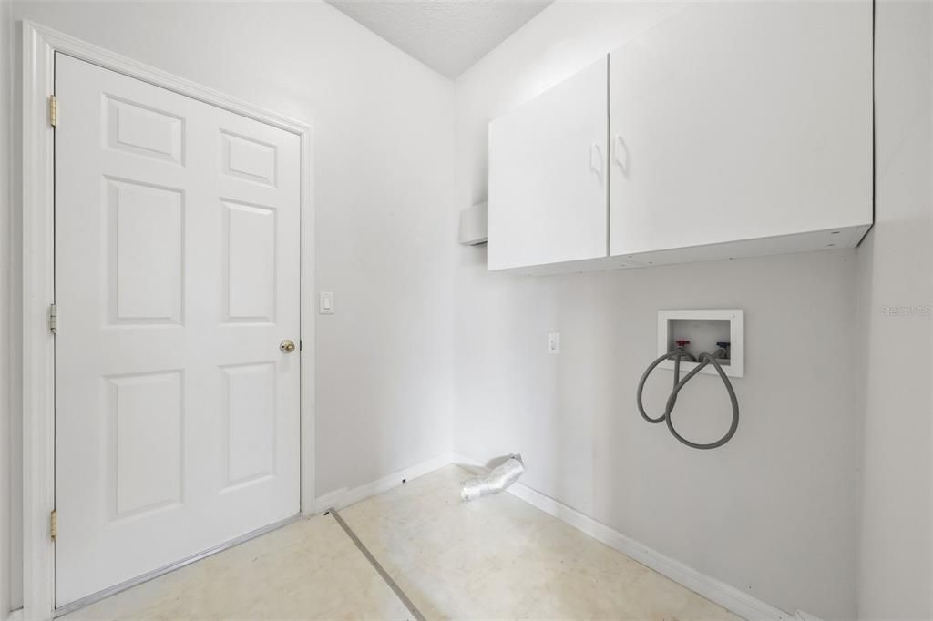 For Sale: $280,000 (3 beds, 2 baths, 1655 Square Feet)
