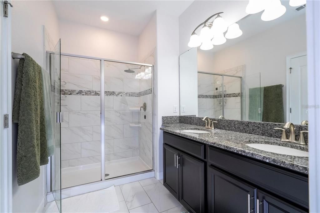For Sale: $460,000 (6 beds, 5 baths, 2995 Square Feet)