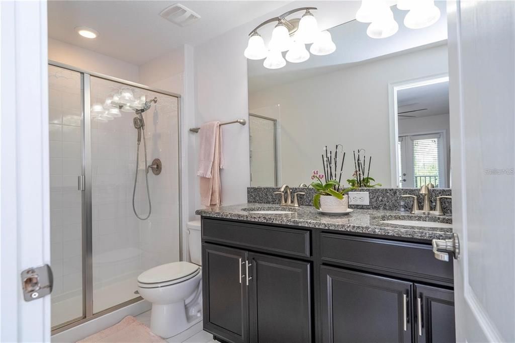 For Sale: $460,000 (6 beds, 5 baths, 2995 Square Feet)