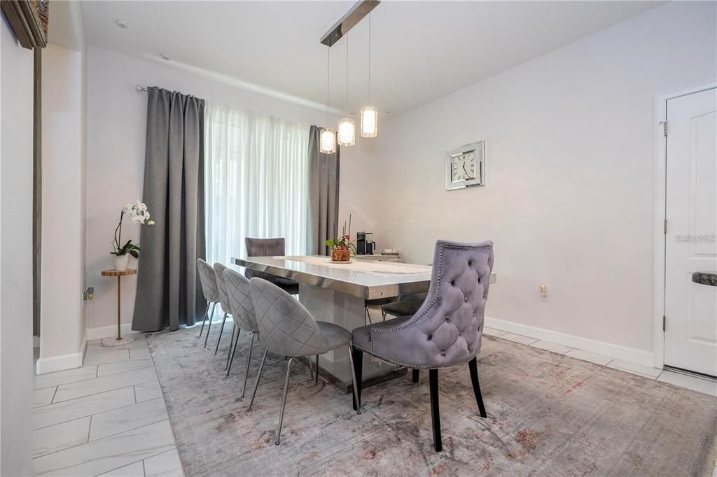 For Sale: $460,000 (6 beds, 5 baths, 2995 Square Feet)