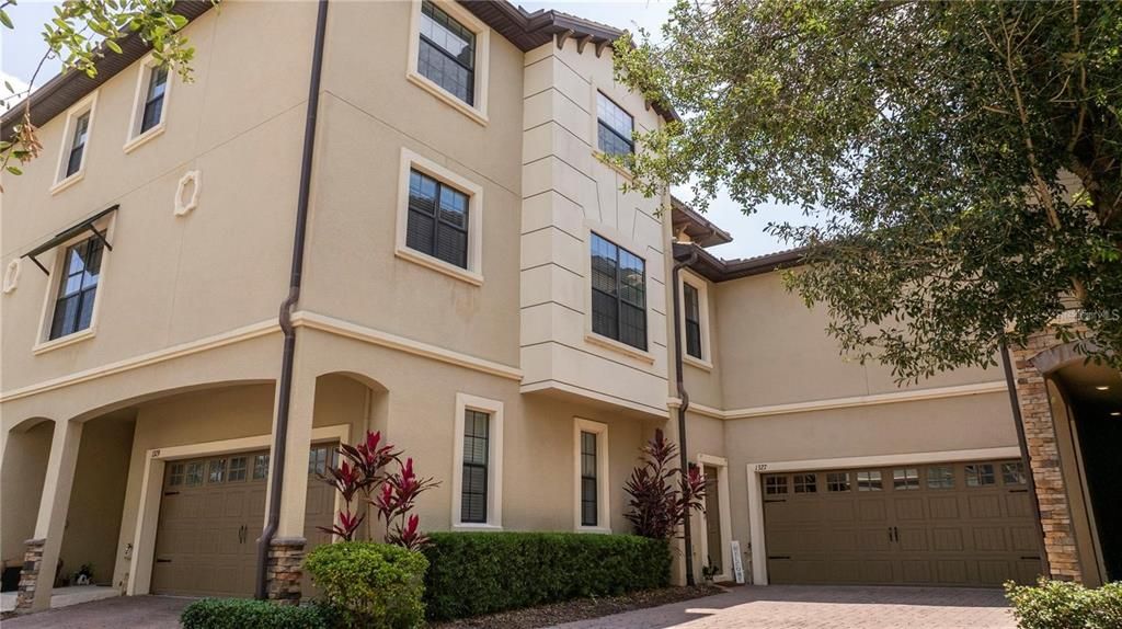 For Sale: $460,000 (6 beds, 5 baths, 2995 Square Feet)