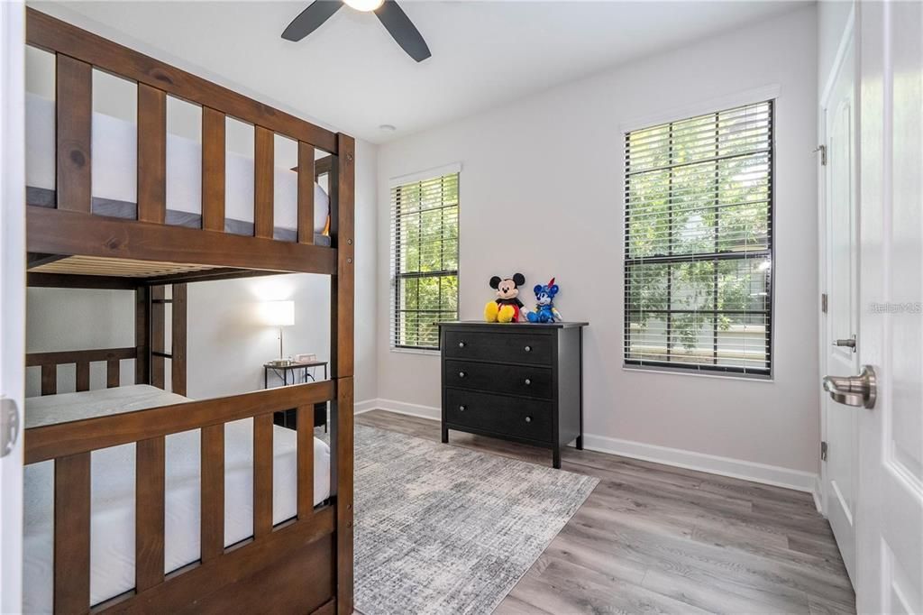 For Sale: $460,000 (6 beds, 5 baths, 2995 Square Feet)