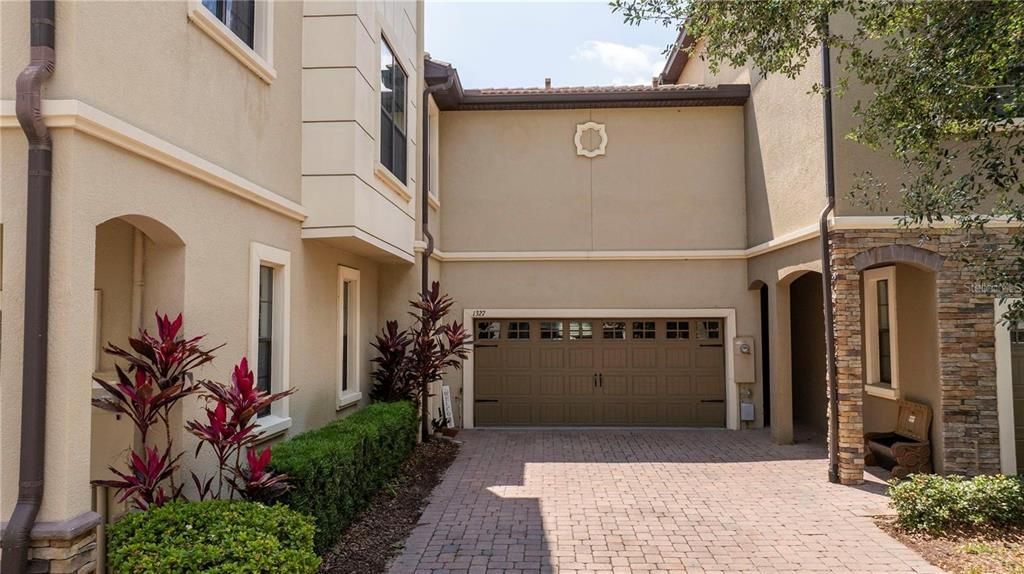For Sale: $460,000 (6 beds, 5 baths, 2995 Square Feet)