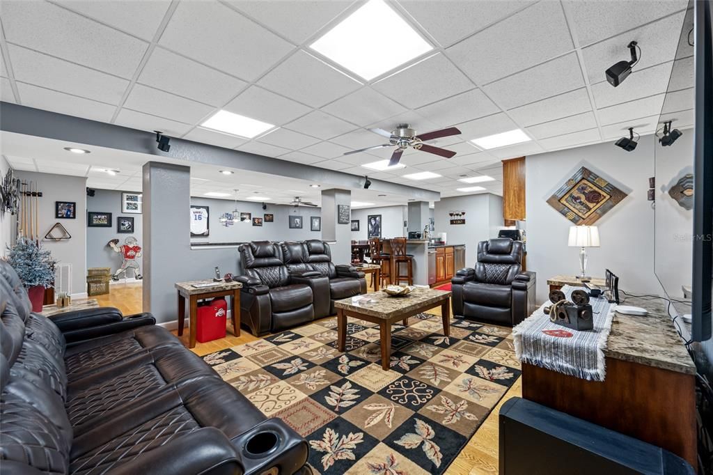 For Sale: $924,900 (5 beds, 5 baths, 2850 Square Feet)