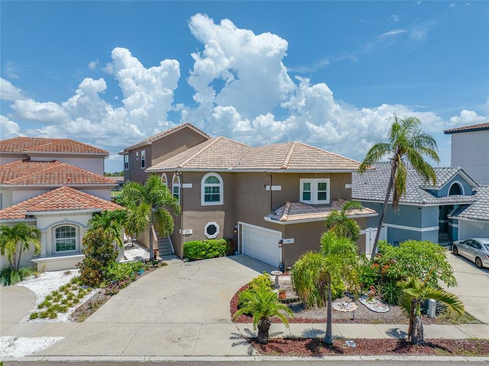 For Sale: $924,900 (5 beds, 5 baths, 2850 Square Feet)