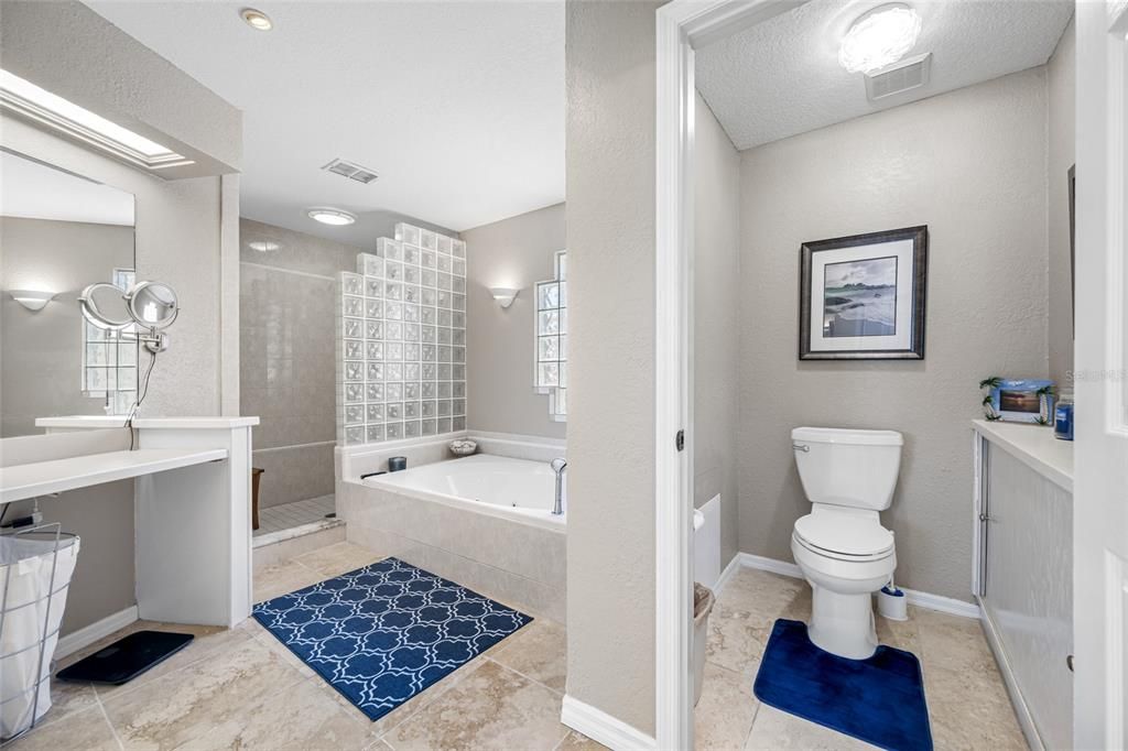For Sale: $924,900 (5 beds, 5 baths, 2850 Square Feet)