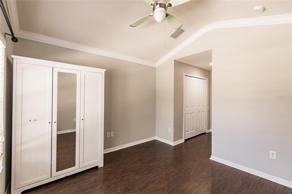 For Rent: $2,050 (3 beds, 2 baths, 1596 Square Feet)