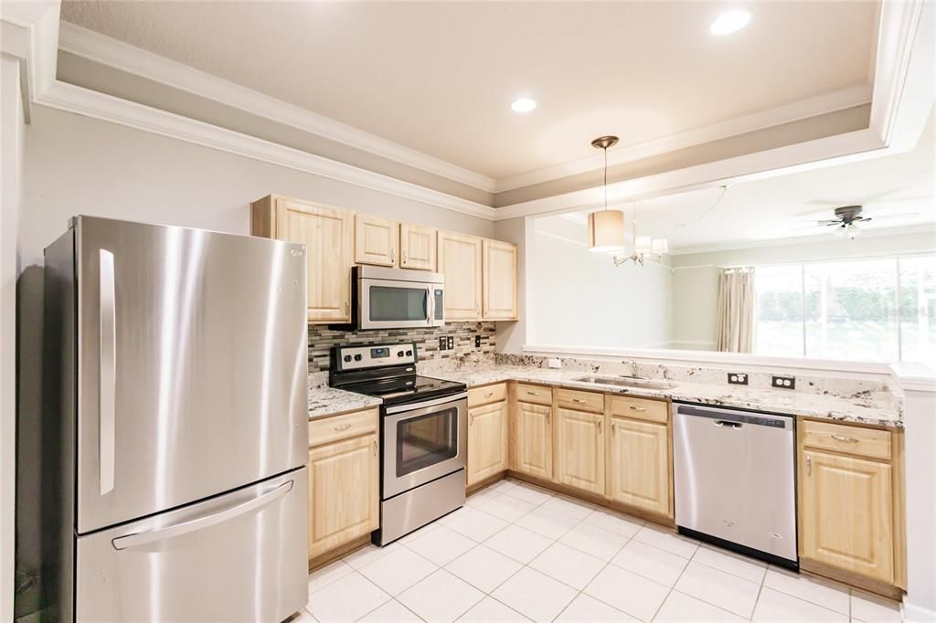 For Rent: $2,050 (3 beds, 2 baths, 1596 Square Feet)