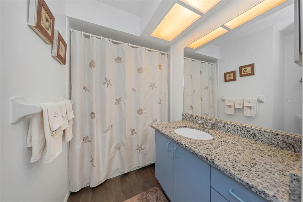 En Venta: $220,000 (2 camas, 2 baños, 1105 Pies cuadrados)