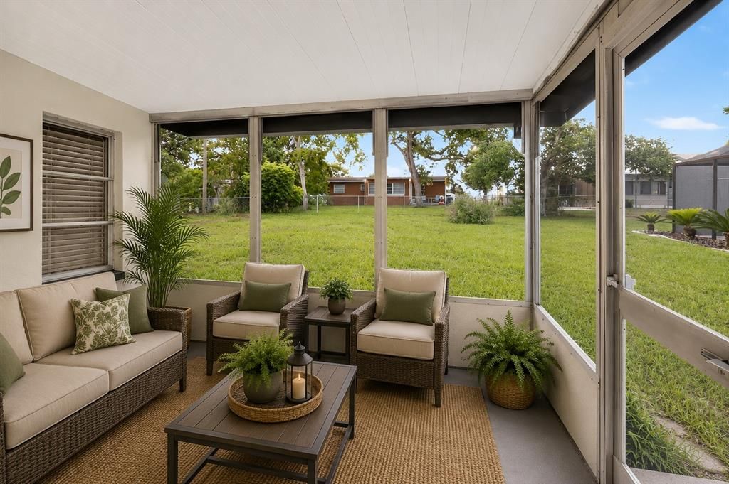 For Sale: $194,900 (2 beds, 1 baths, 1016 Square Feet)