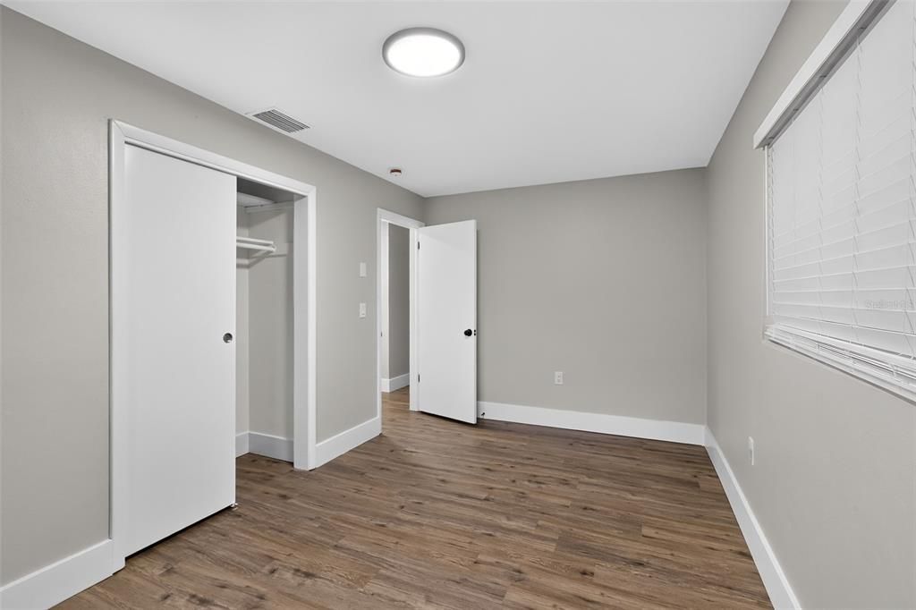 For Sale: $194,900 (2 beds, 1 baths, 1016 Square Feet)